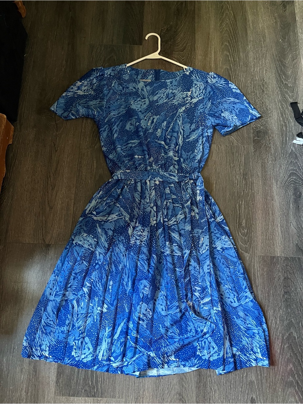 Vintage Blue Short-Sleeve Printed Midi Dress